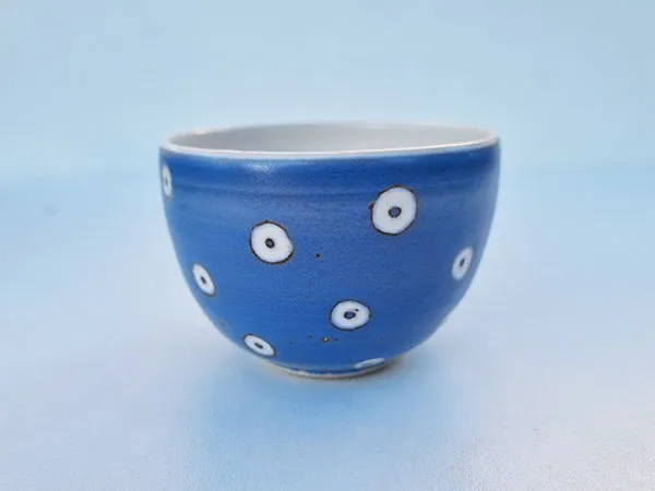 Bol bleu à pois blancs